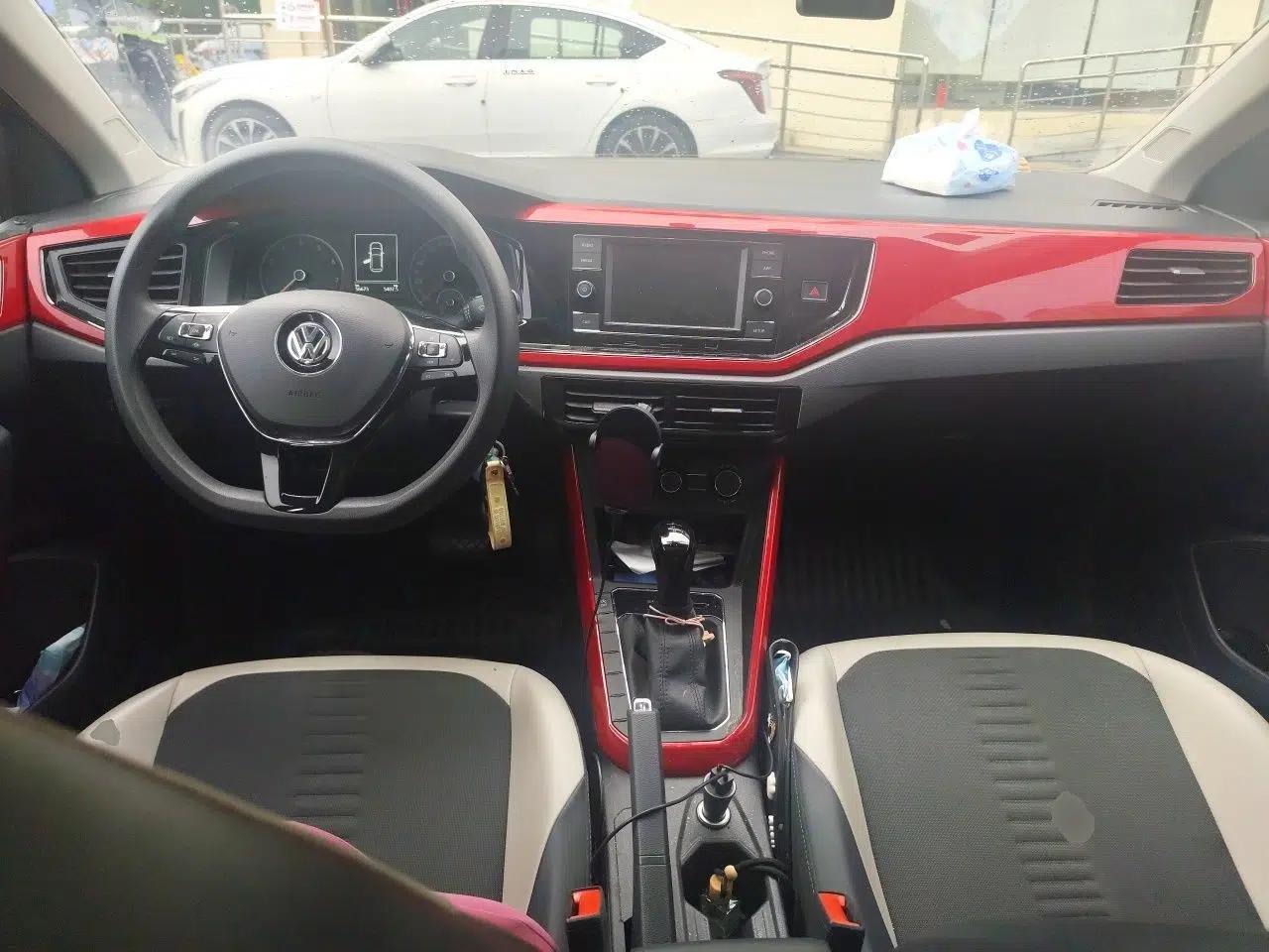 Volkswagen Polo 2019 Plus 1.5L Automatic Colorful Technology Edition — миниатюра 9