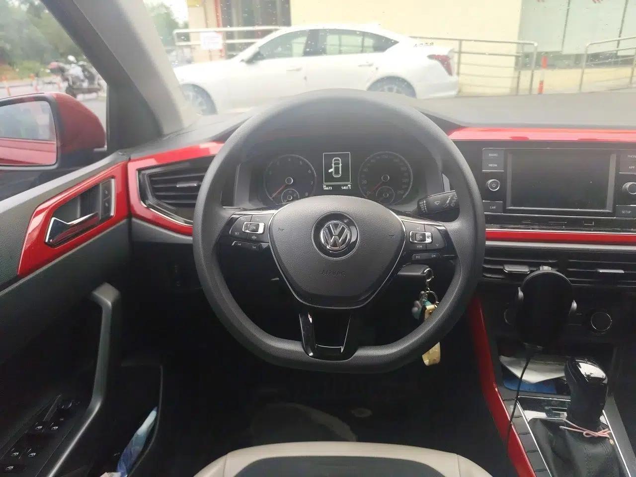 Volkswagen Polo 2019 Plus 1.5L Automatic Colorful Technology Edition — миниатюра 10