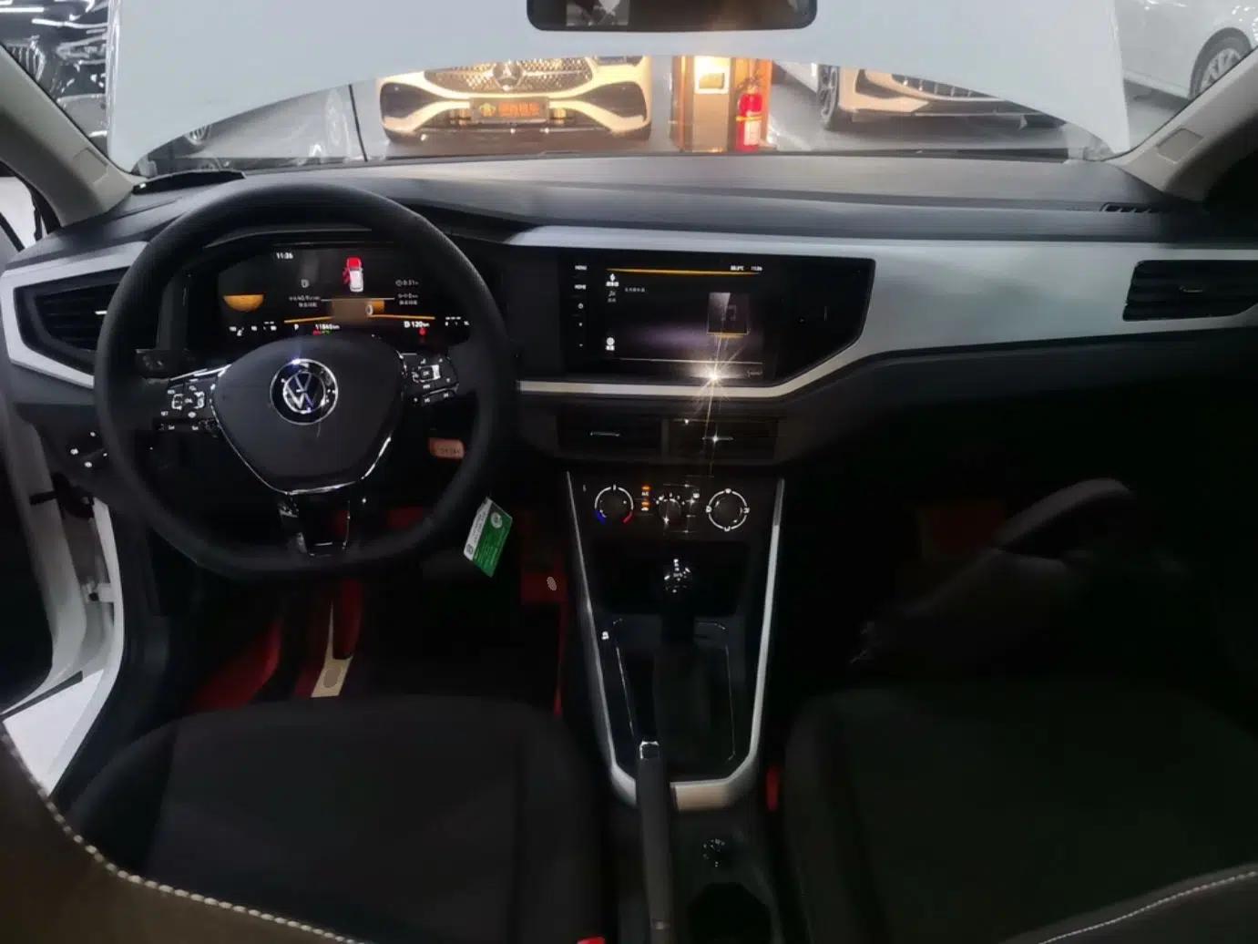 Volkswagen Polo 2023 Revised Plus 1.5L Automatic Panoramic Enjoyment Edition — миниатюра 12