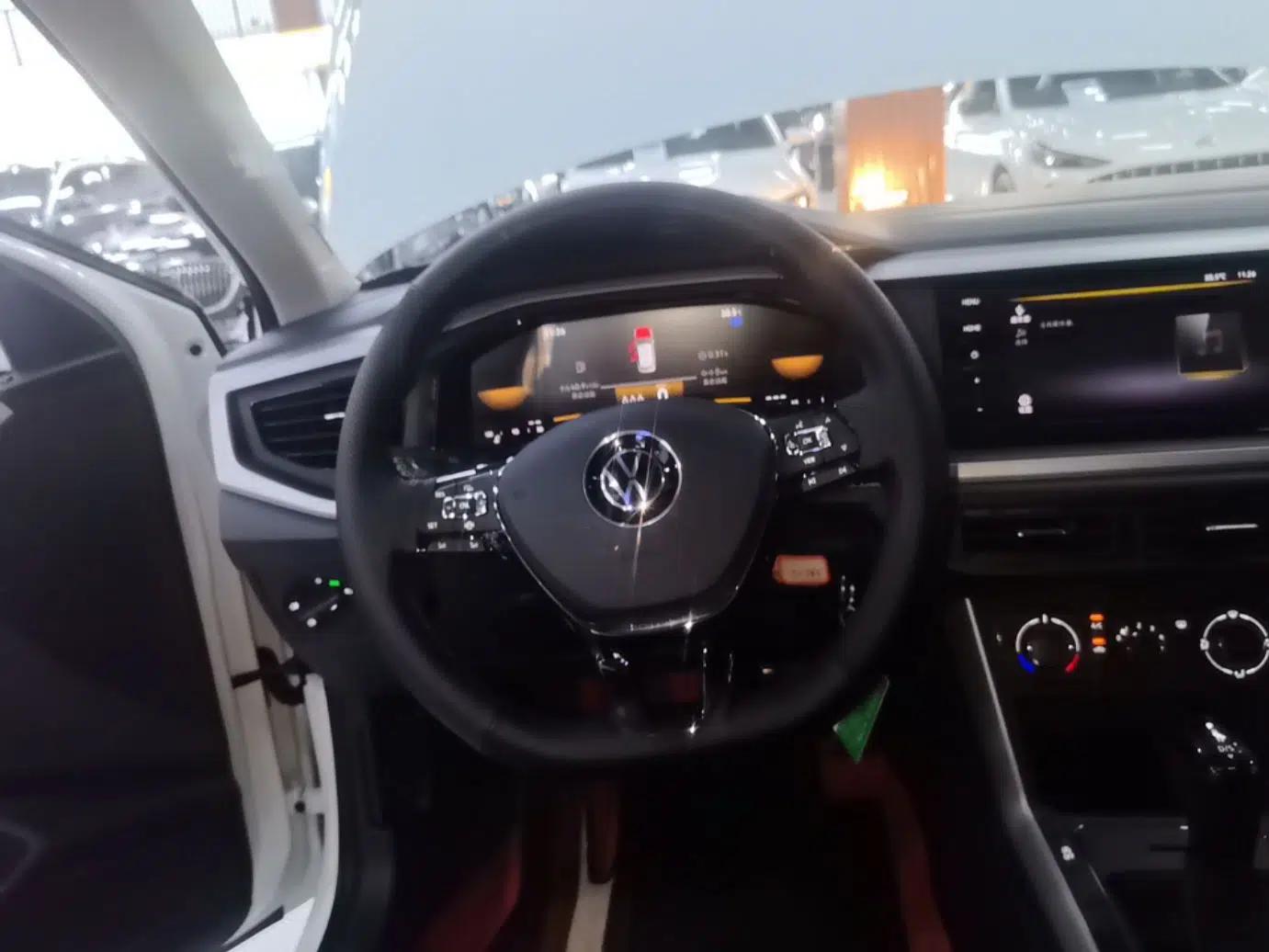 Volkswagen Polo 2023 Revised Plus 1.5L Automatic Panoramic Enjoyment Edition — миниатюра 13