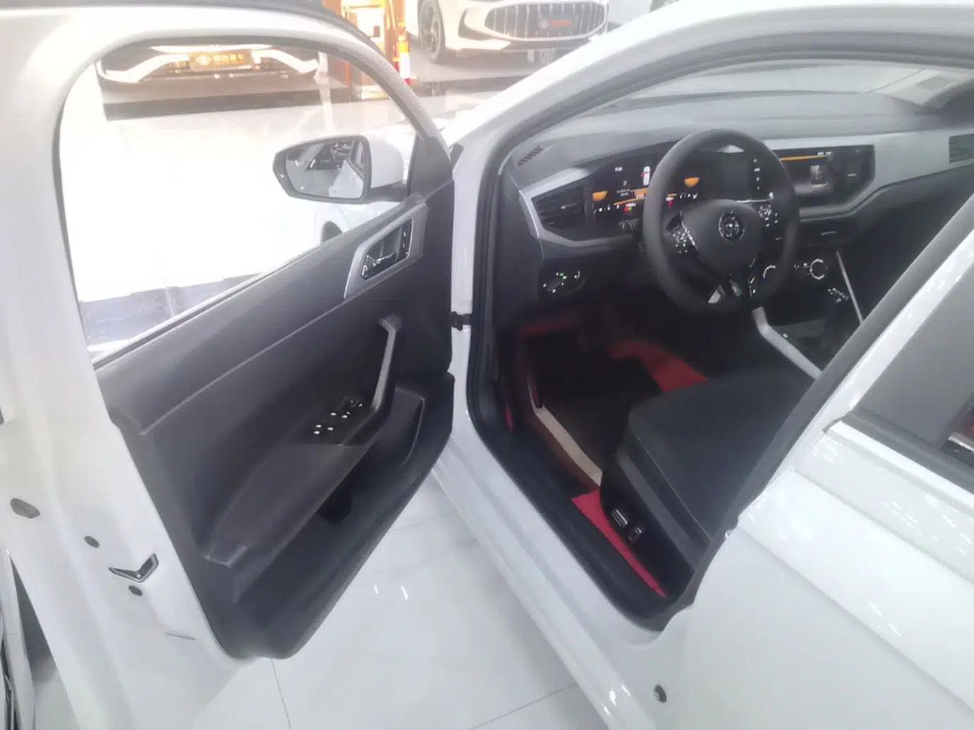 Volkswagen Polo 2023 Revised Plus 1.5L Automatic Panoramic Enjoyment Edition — миниатюра 18
