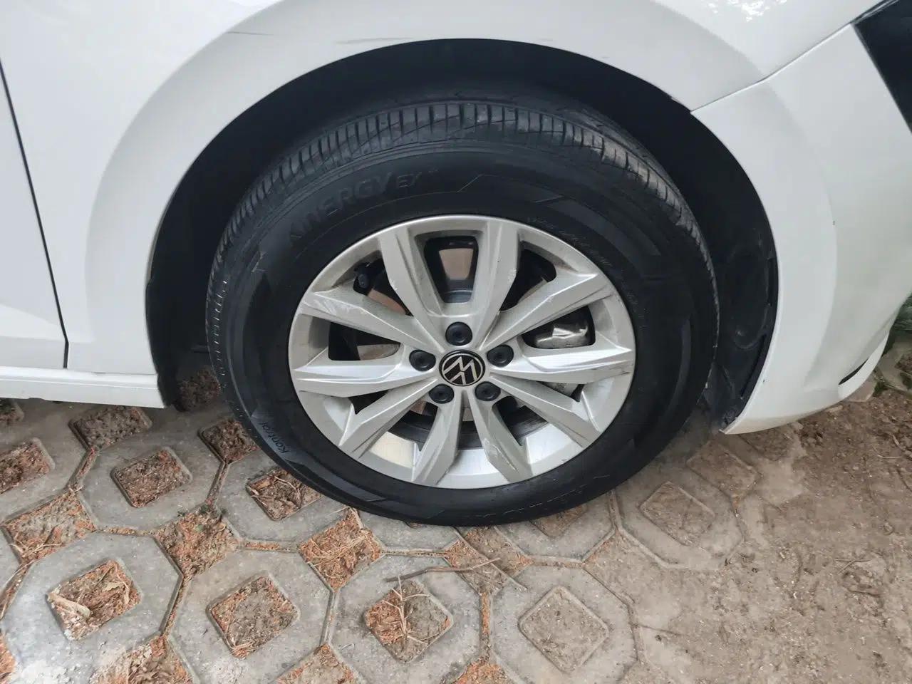 Volkswagen Polo 2023 Plus 1.5L Automatic Colorful Tech Edition — миниатюра 8
