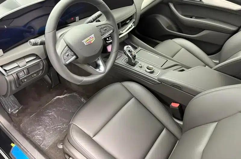 2024 Cadillac CT5 28T Luxury Pro — миниатюра 10