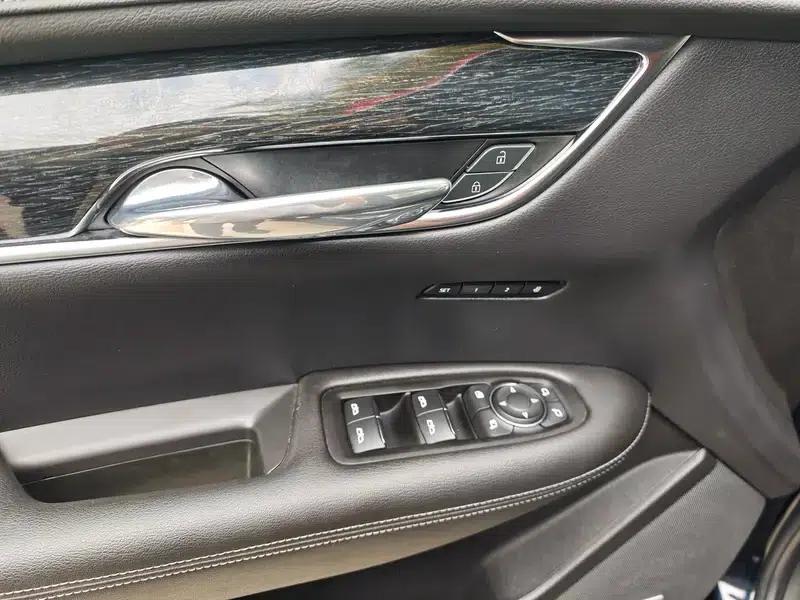 Cadillac XT5 2022 2.0T AWD Luxury — миниатюра 18