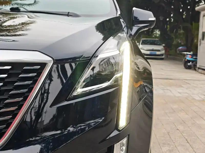 Cadillac XT5 2022 2.0T AWD Luxury — миниатюра 8