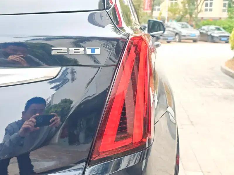 Cadillac XT5 2022 2.0T AWD Luxury — миниатюра 9
