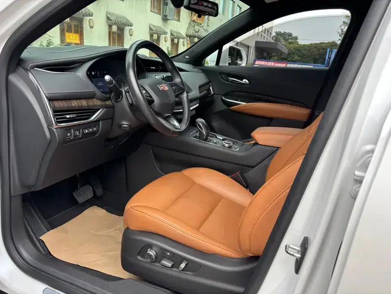 2018 Cadillac XT4 28T AWD Platinum Edition — миниатюра 13