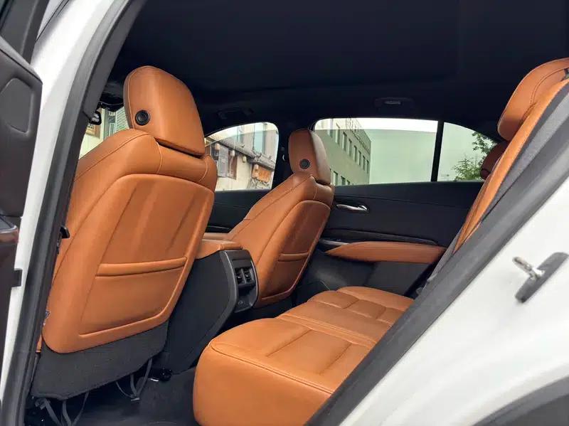 2018 Cadillac XT4 28T AWD Platinum Edition — миниатюра 14