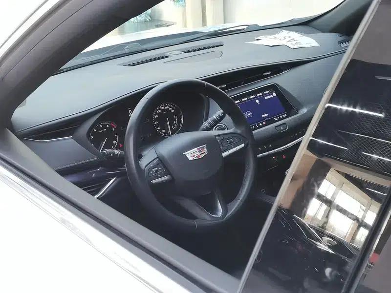 Cadillac XT4 2021 28T Two-Wheel Drive Technology Edition — миниатюра 17