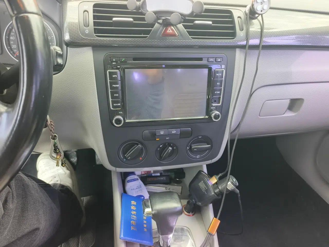 Volkswagen Bora 2012 1.6L Automatic Comfortable Value Edition — миниатюра 13