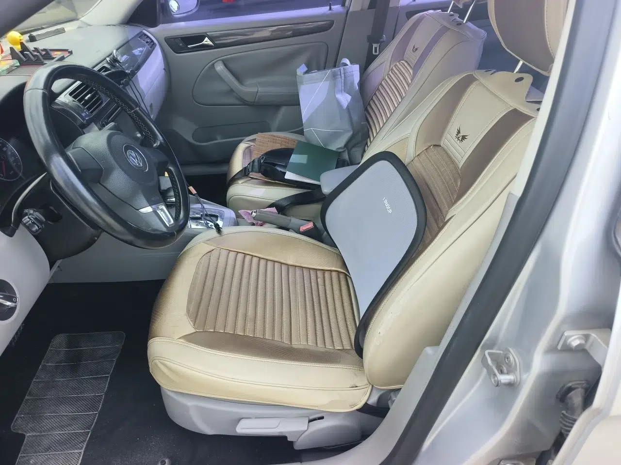 Volkswagen Bora 2012 1.6L Automatic Comfortable Value Edition — миниатюра 15