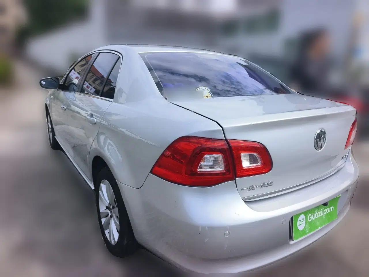 Volkswagen Bora 2012 1.6L Automatic Comfortable Value Edition — миниатюра 4