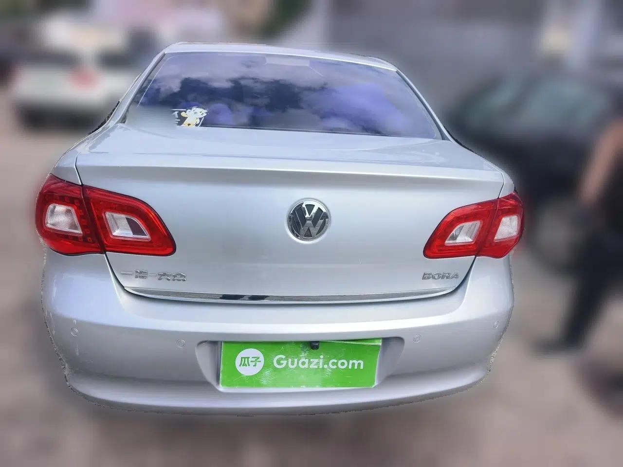 Volkswagen Bora 2012 1.6L Automatic Comfortable Value Edition — миниатюра 5