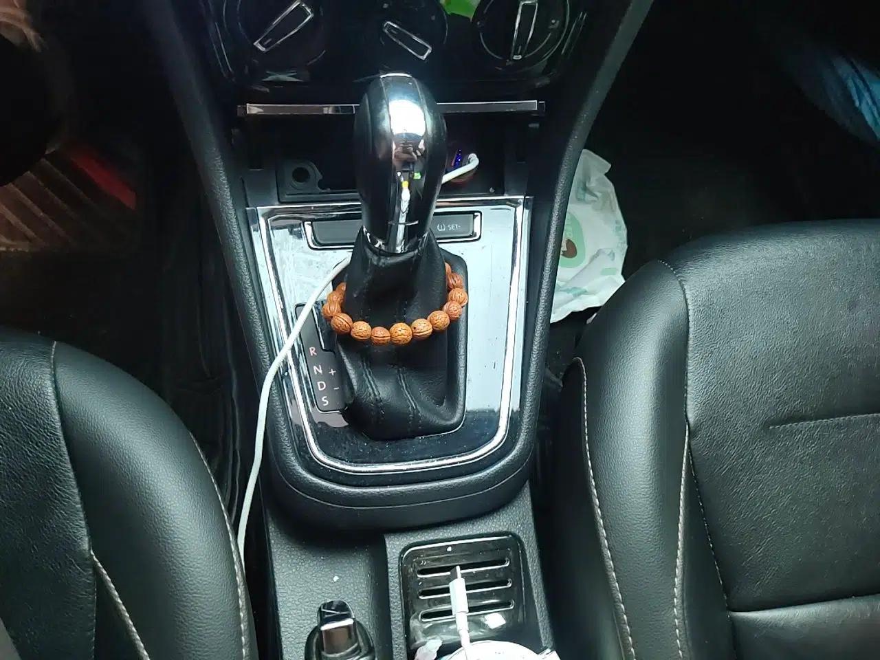 Volkswagen Bora 2017 1.6L Automatic Comfort Model — миниатюра 14
