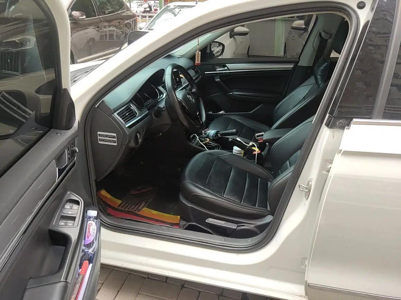 Volkswagen Bora 2017 1.6L Automatic Comfort Model — миниатюра 16