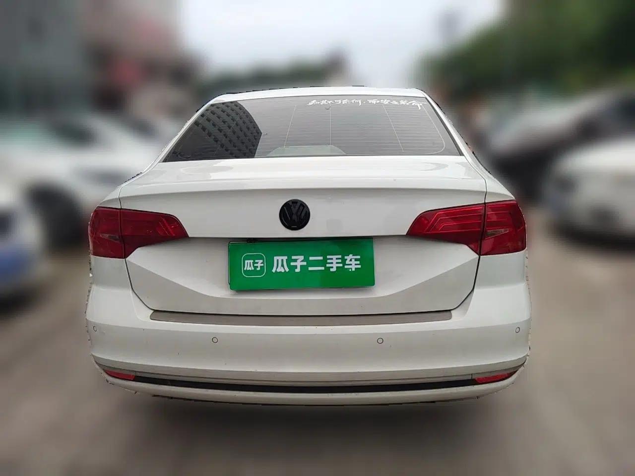 Volkswagen Bora 2017 1.6L Automatic Comfort Model — миниатюра 5