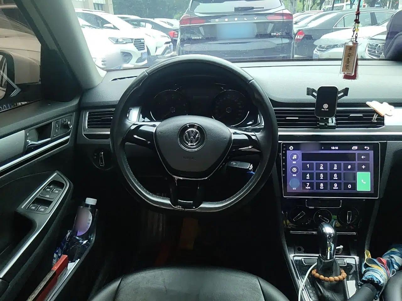 Volkswagen Bora 2017 1.6L Automatic Comfort Model — миниатюра 10