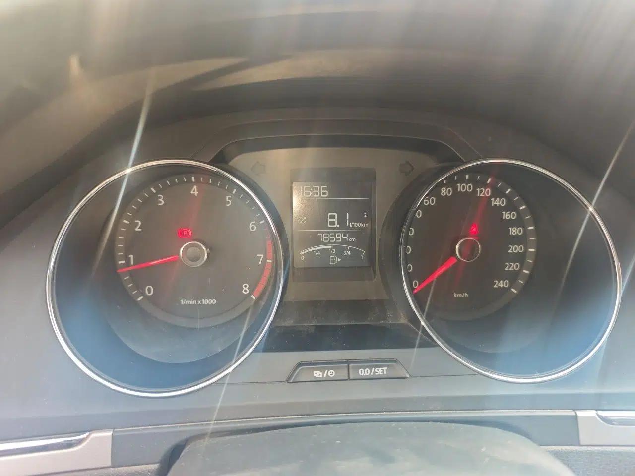 Volkswagen Bora 2013 1.6L Manual Fashion Edition — миниатюра 11