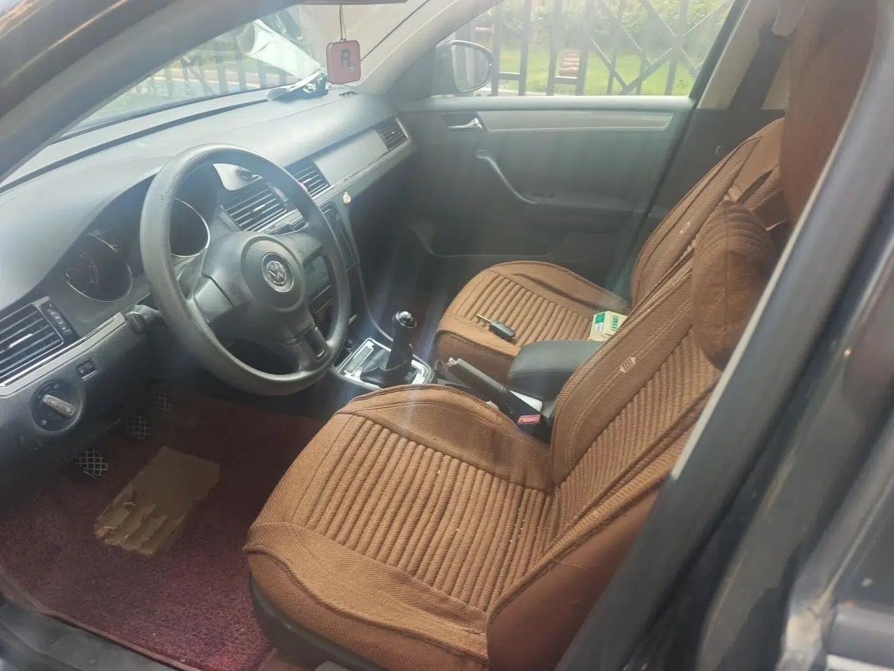 Volkswagen Bora 2013 1.6L Manual Fashion Edition — миниатюра 15