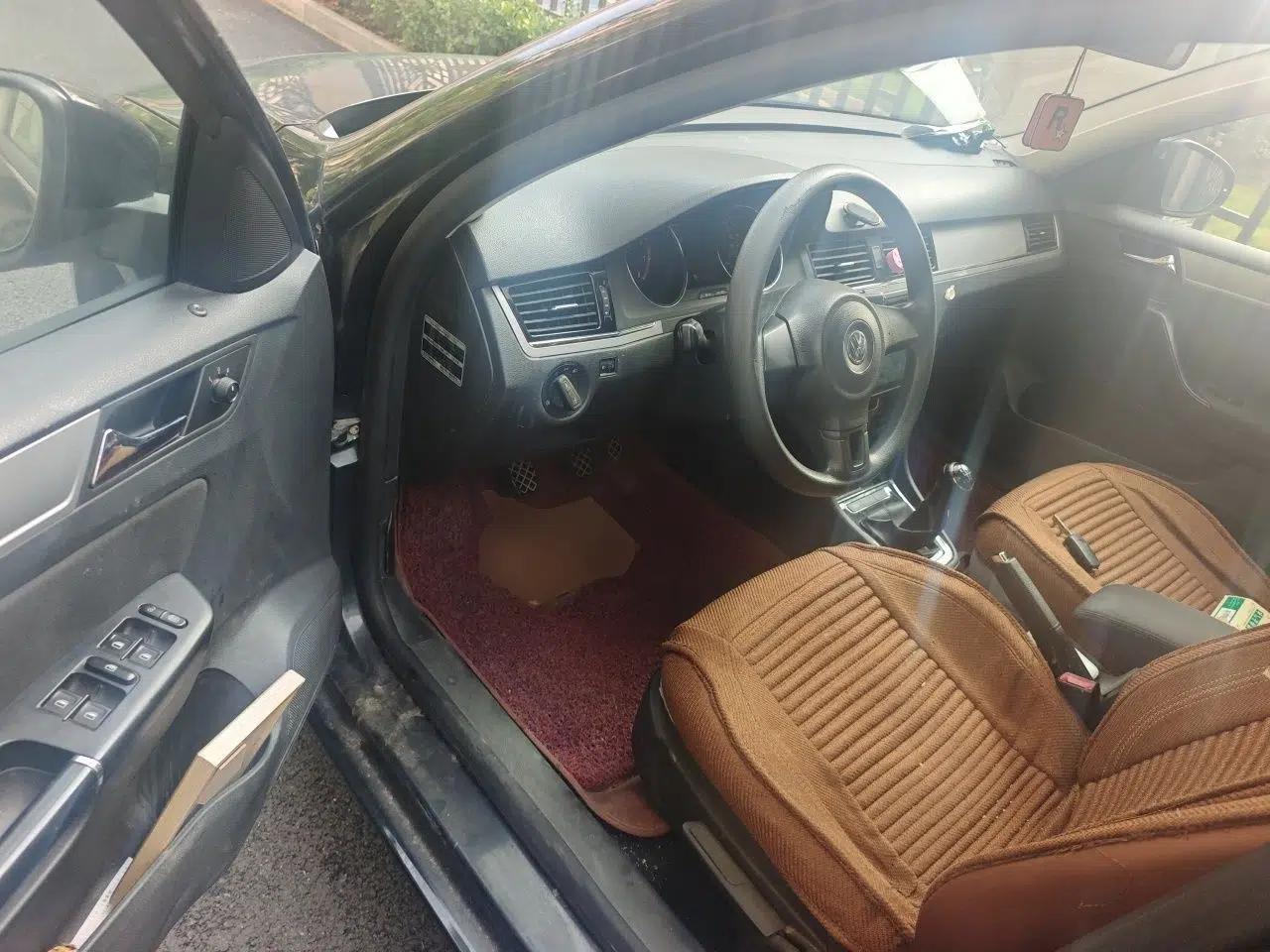 Volkswagen Bora 2013 1.6L Manual Fashion Edition — миниатюра 16