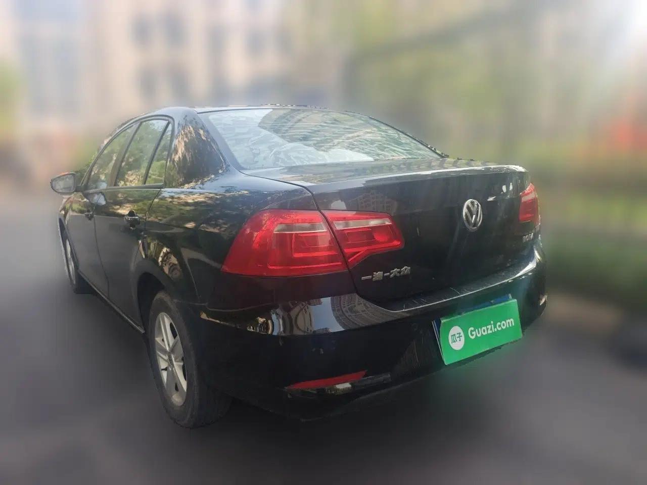 Volkswagen Bora 2013 1.6L Manual Fashion Edition — миниатюра 4