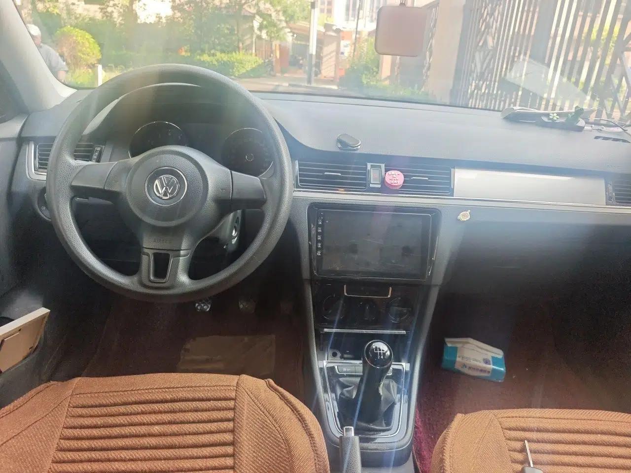 Volkswagen Bora 2013 1.6L Manual Fashion Edition — миниатюра 9