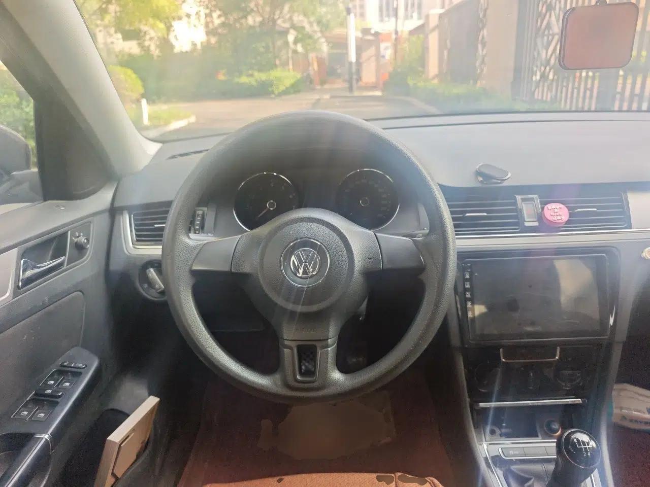 Volkswagen Bora 2013 1.6L Manual Fashion Edition — миниатюра 10