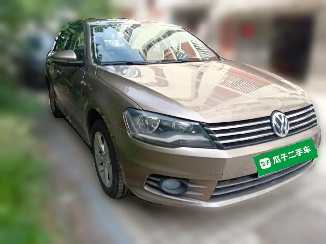 Volkswagen Bora 2013 1.6L Manual Comfort Model — миниатюра 3