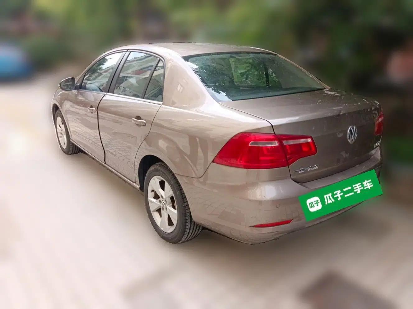 Volkswagen Bora 2013 1.6L Manual Comfort Model — миниатюра 4