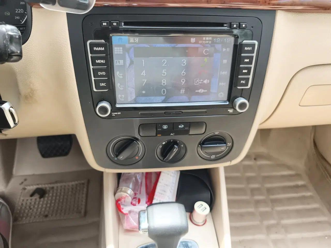 Volkswagen Bora 2012 1.6L Automatic Comfort Edition — миниатюра 13