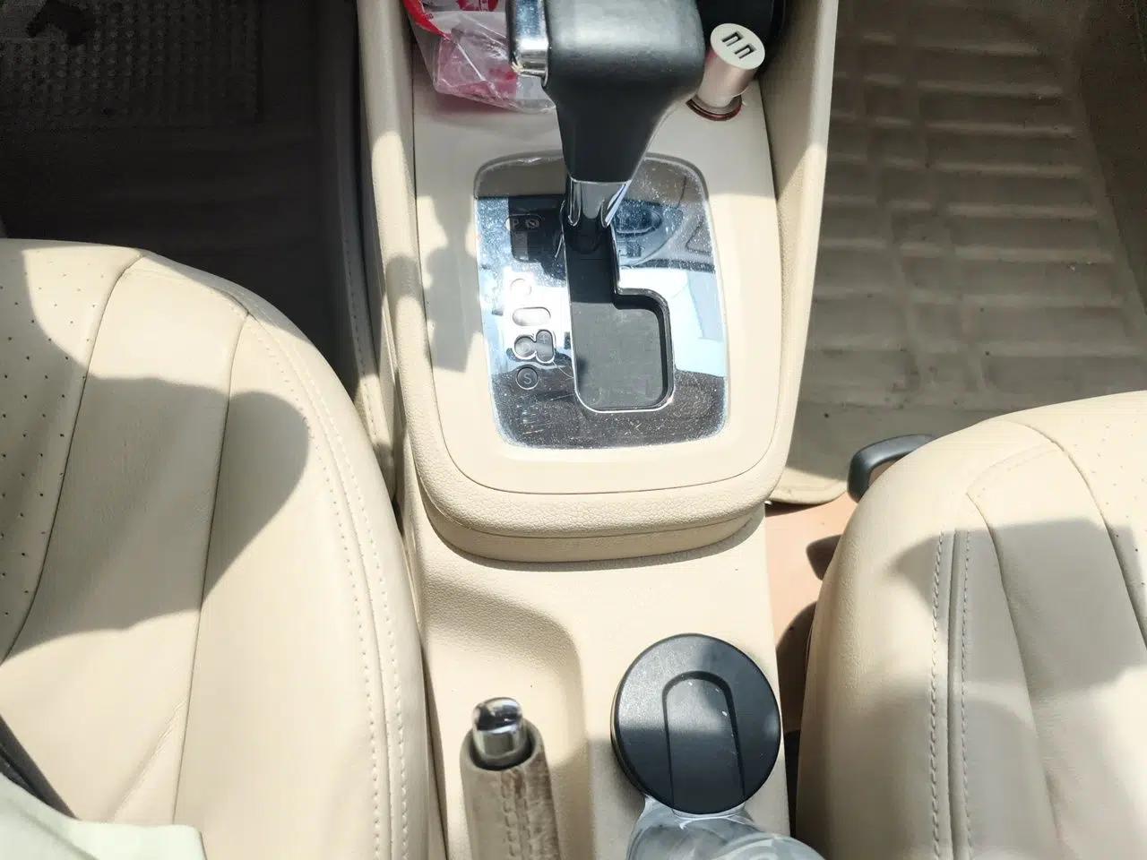 Volkswagen Bora 2012 1.6L Automatic Comfort Edition — миниатюра 14