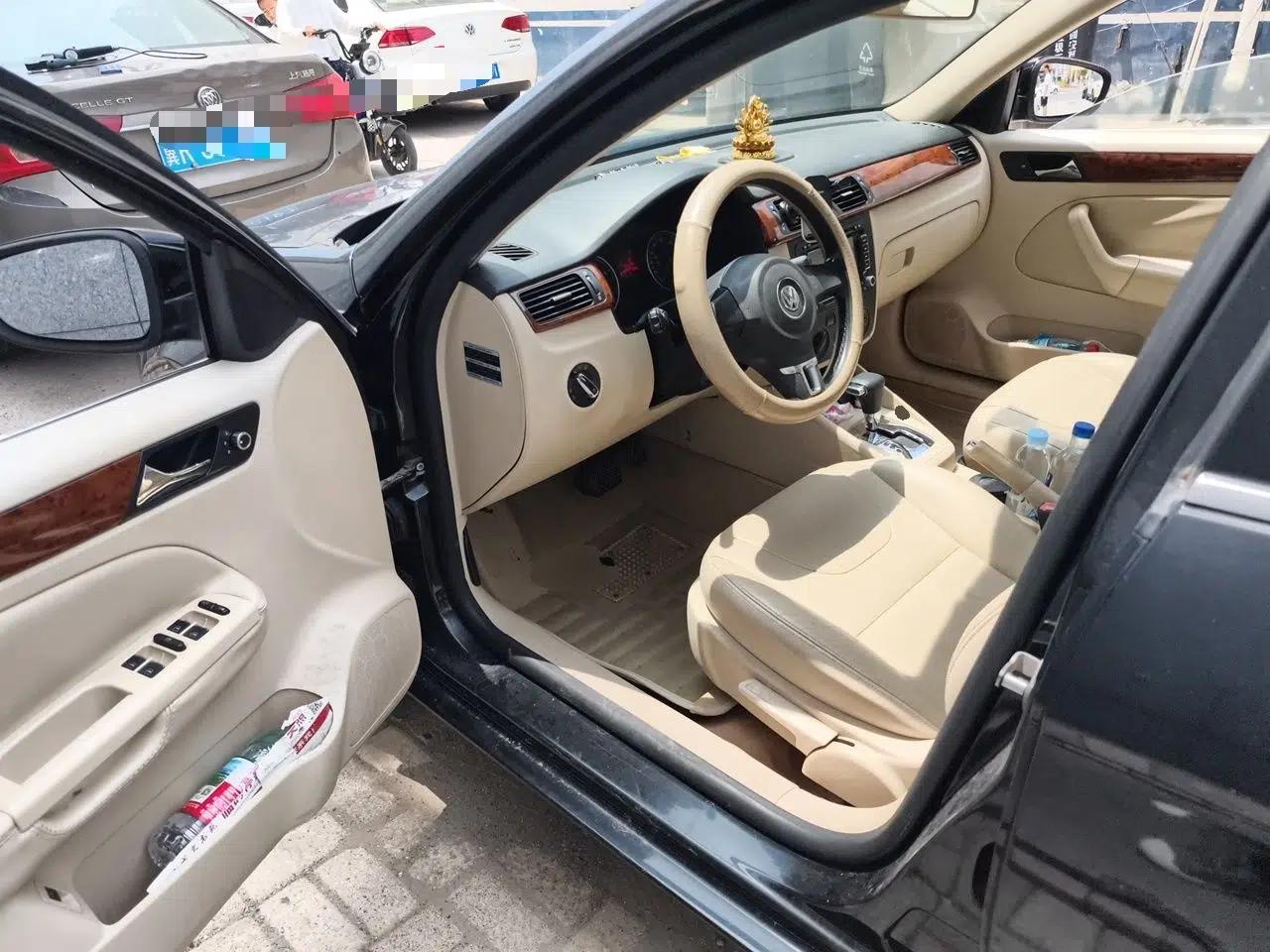 Volkswagen Bora 2012 1.6L Automatic Comfort Edition — миниатюра 16