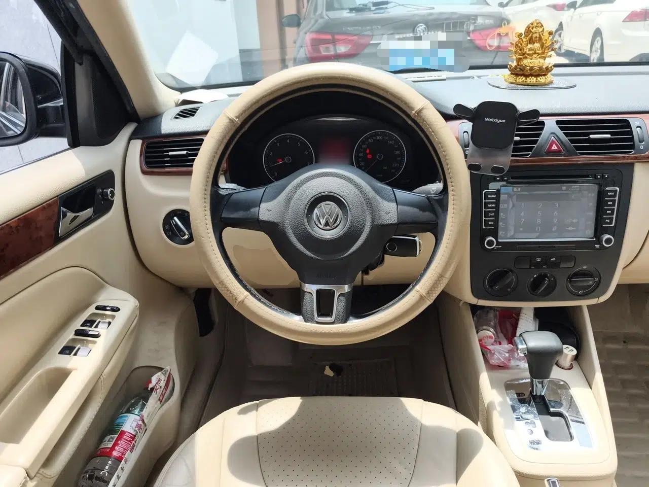 Volkswagen Bora 2012 1.6L Automatic Comfort Edition — миниатюра 10