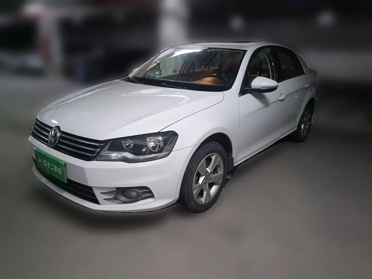 Volkswagen Bora 2013 1.6L Manual Comfort Model — миниатюра 1