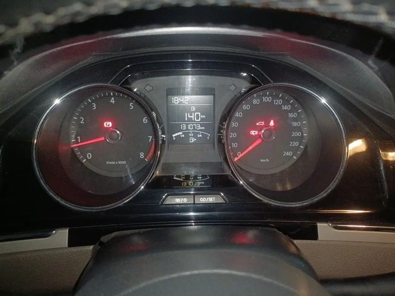 Volkswagen Bora 2013 1.6L Manual Comfort Model — миниатюра 11