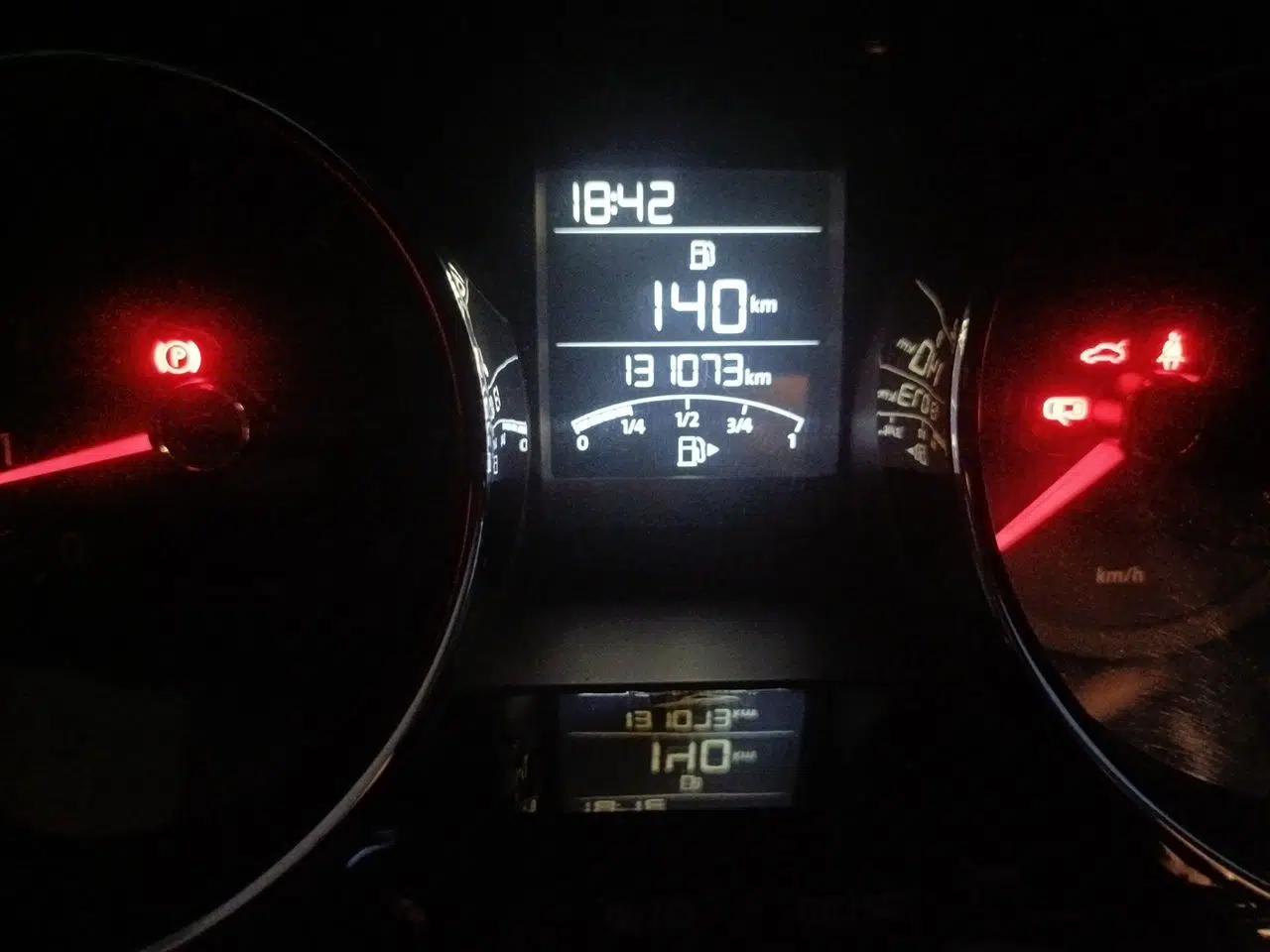 Volkswagen Bora 2013 1.6L Manual Comfort Model — миниатюра 12