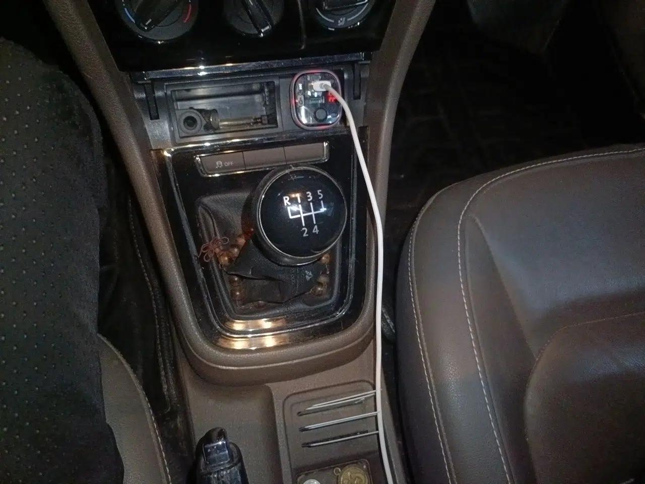 Volkswagen Bora 2013 1.6L Manual Comfort Model — миниатюра 14