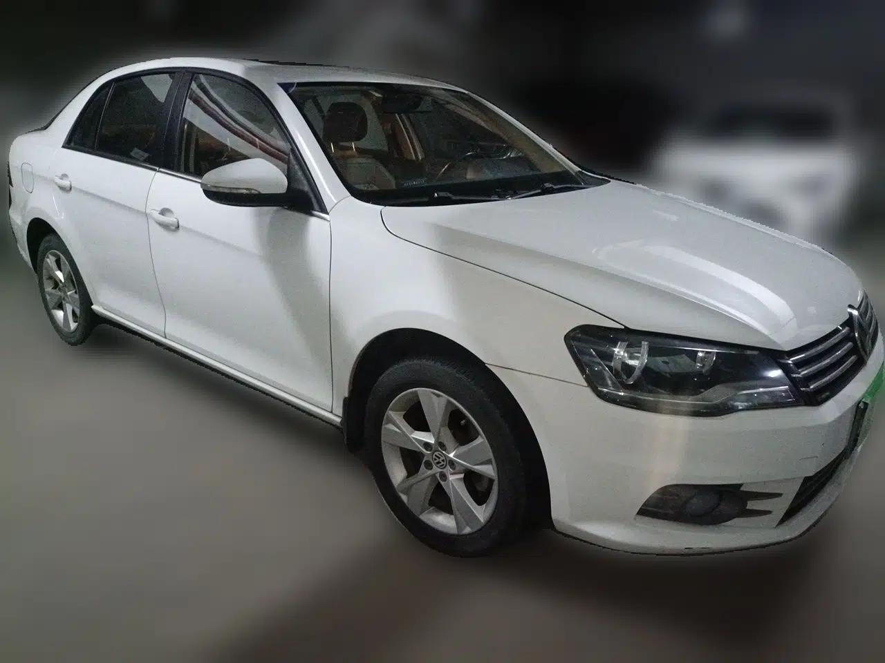 Volkswagen Bora 2013 1.6L Manual Comfort Model — миниатюра 3