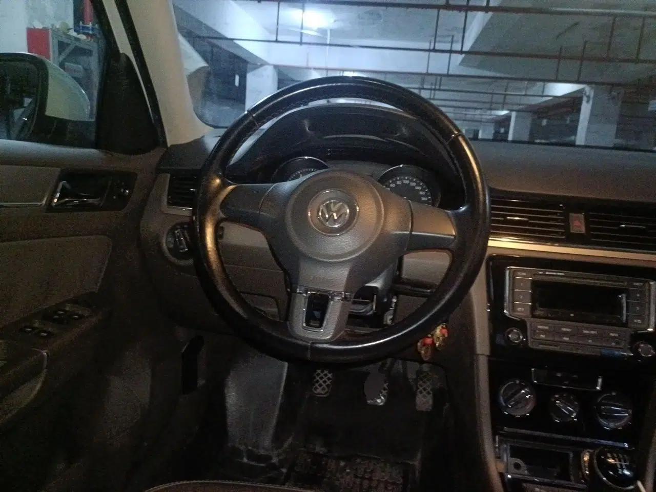 Volkswagen Bora 2013 1.6L Manual Comfort Model — миниатюра 10