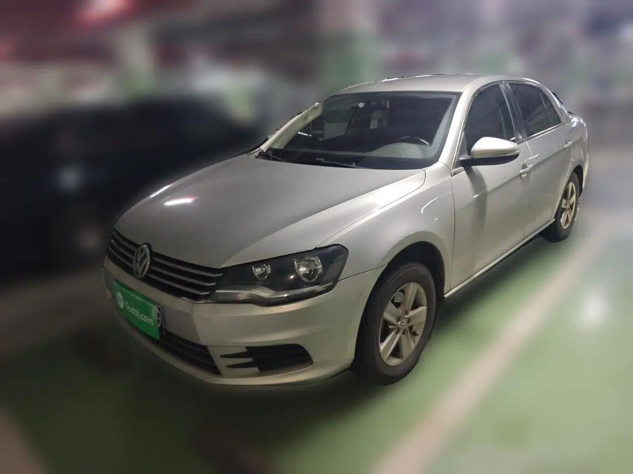 Volkswagen Bora 2014 1.6L Manual Fashion Edition — миниатюра 1