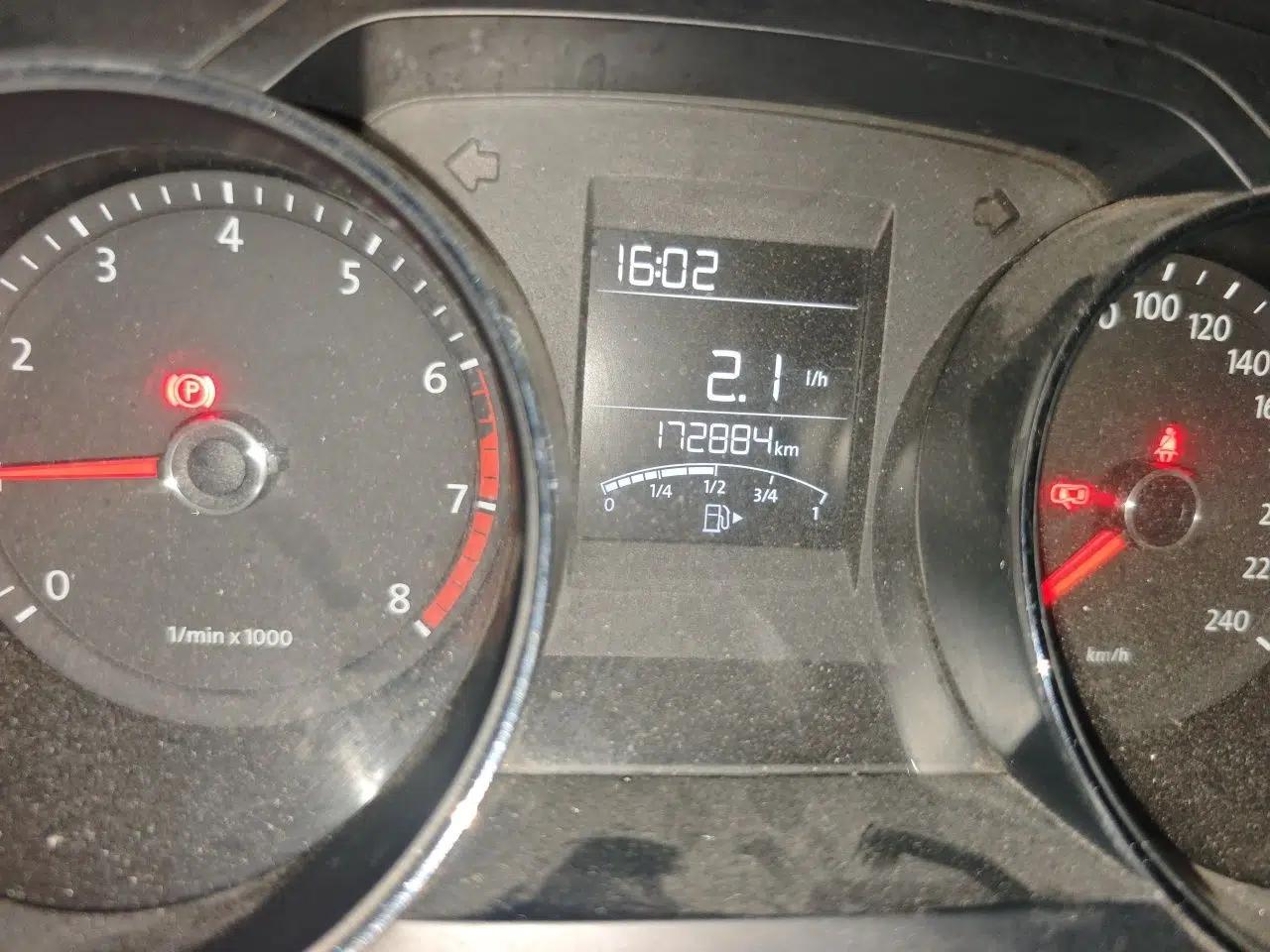 Volkswagen Bora 2014 1.6L Manual Fashion Edition — миниатюра 12