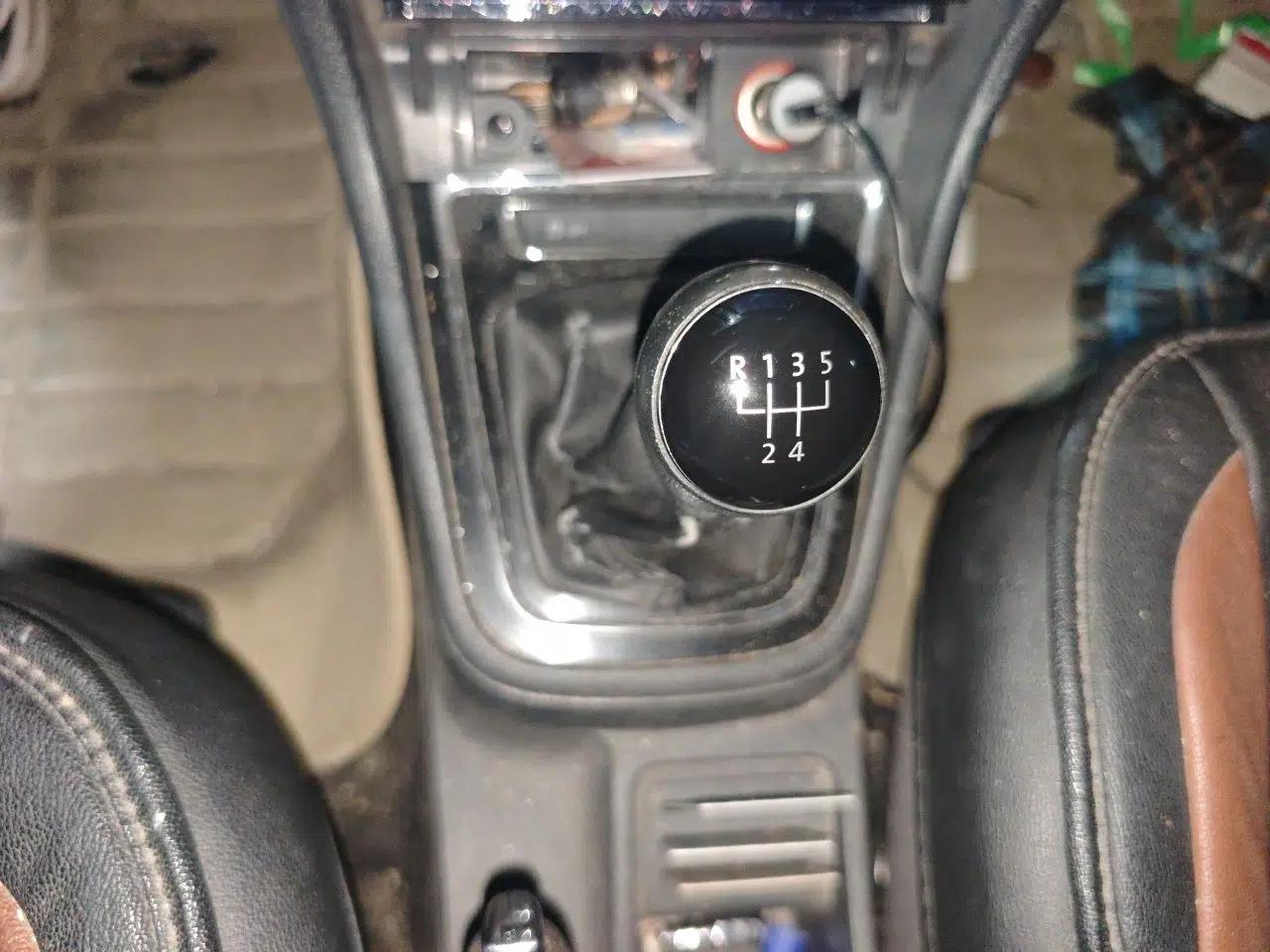 Volkswagen Bora 2014 1.6L Manual Fashion Edition — миниатюра 14