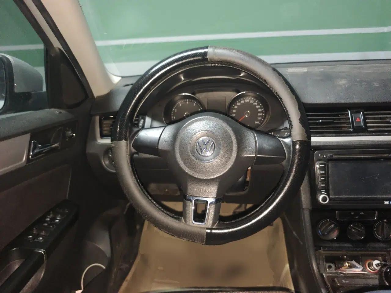 Volkswagen Bora 2014 1.6L Manual Fashion Edition — миниатюра 10