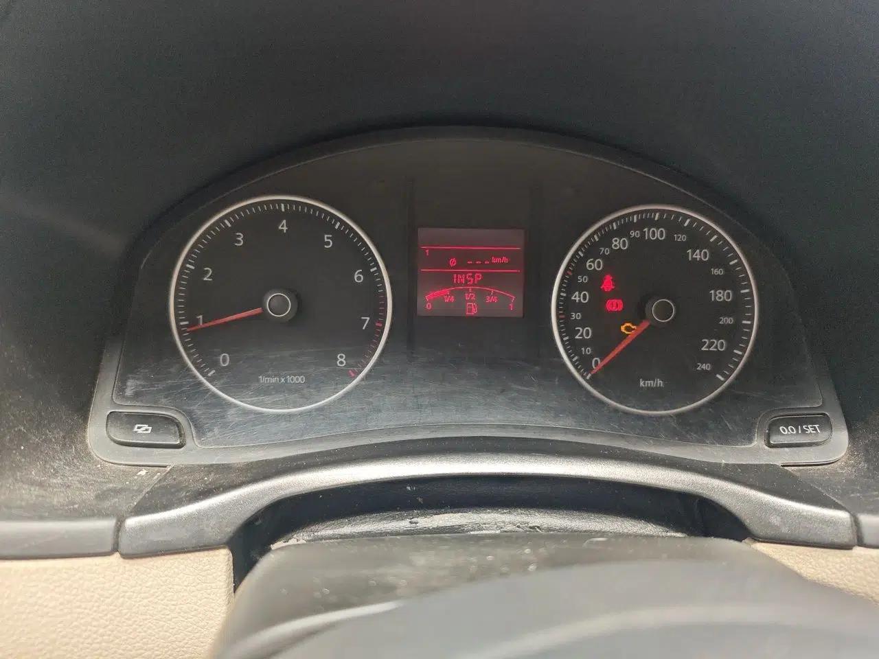 Volkswagen Bora 2011 1.6L Manual Fashion Edition — миниатюра 11