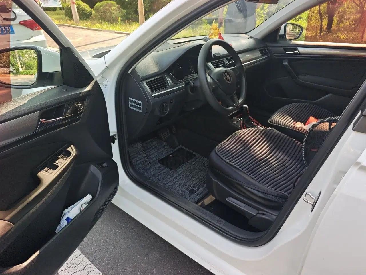 Volkswagen Bora 2016 1.6L Automatic Fashion Model — миниатюра 16