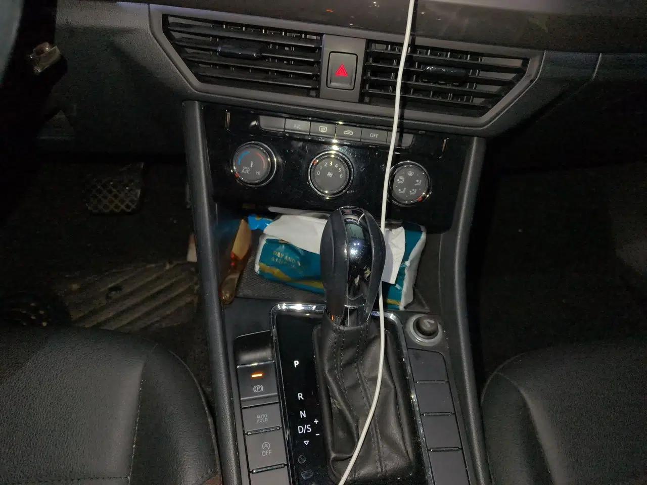 Volkswagen Bora 2020 1.5L Automatic Comfort Model — миниатюра 13