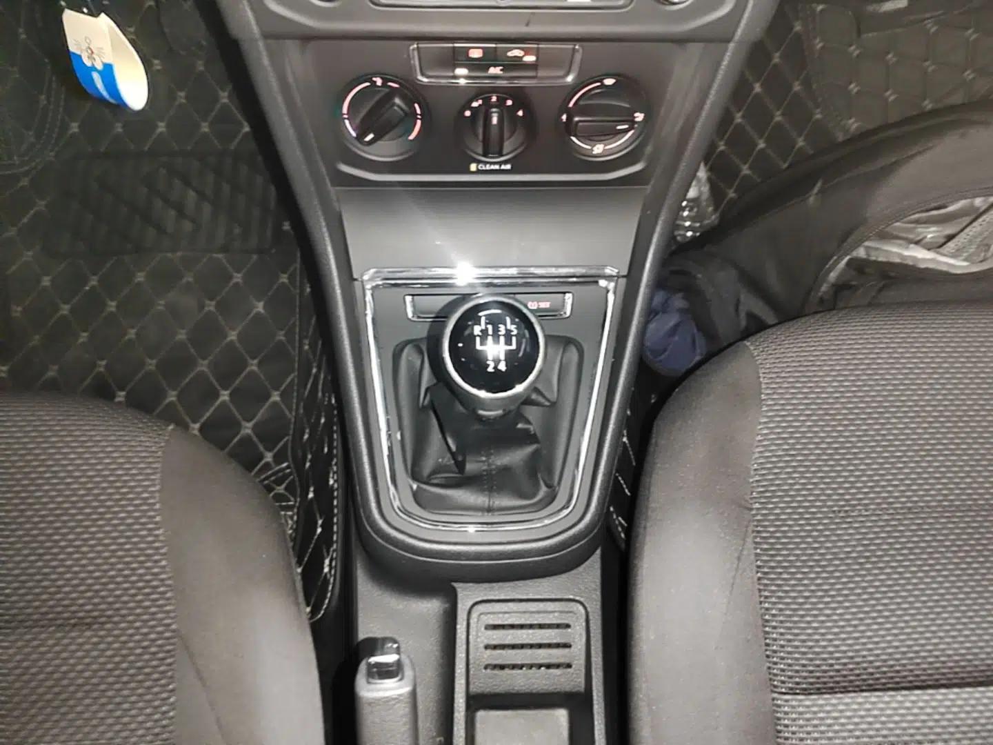 Volkswagen Bora 2019 Bora Legend 1.5L Manual Fashion Edition China VI Standard — миниатюра 16