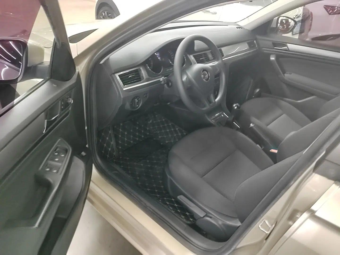Volkswagen Bora 2019 Bora Legend 1.5L Manual Fashion Edition China VI Standard — миниатюра 18
