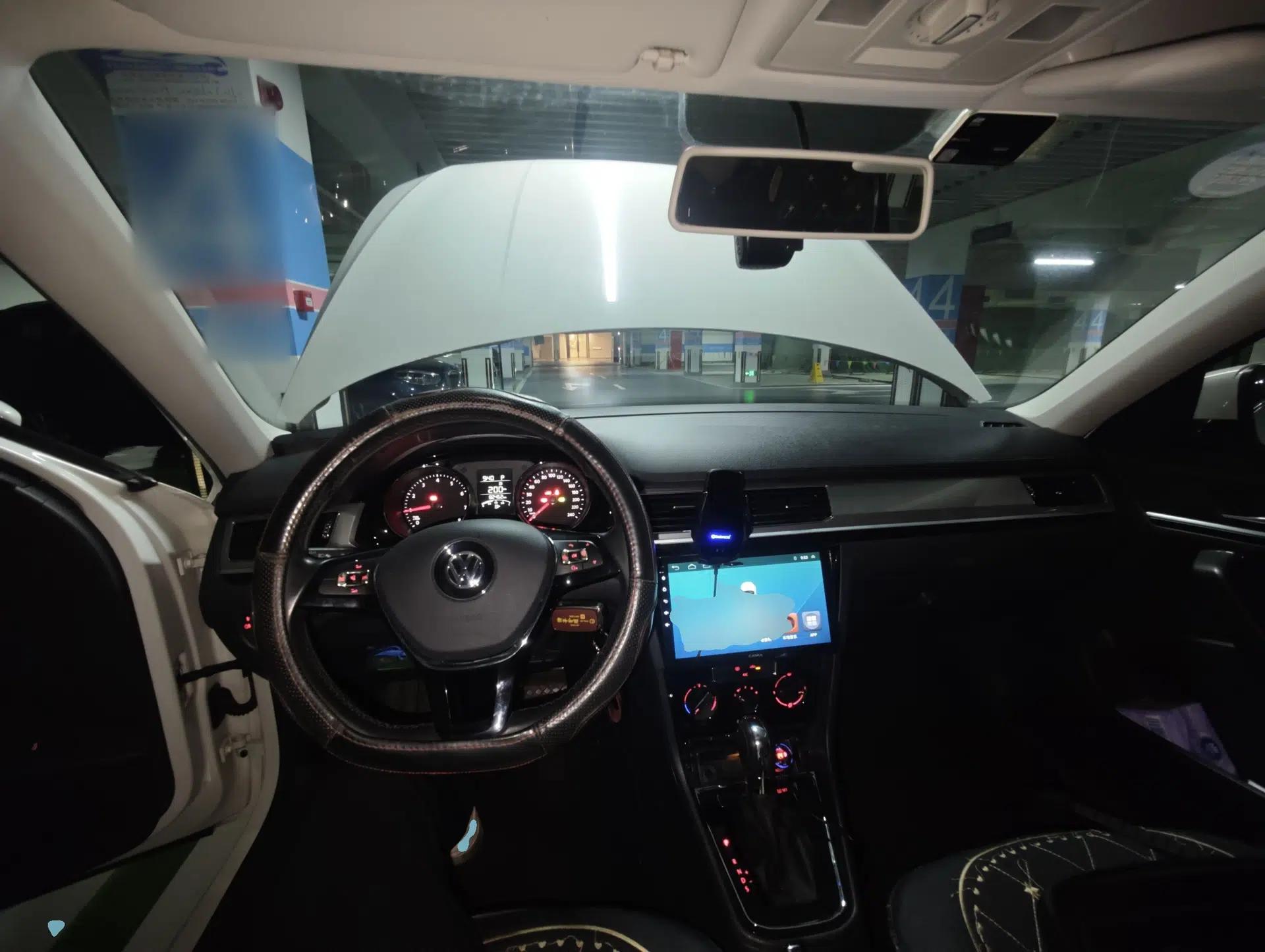 Volkswagen Bora 2018 1.5L Automatic Comfort Model — миниатюра 6