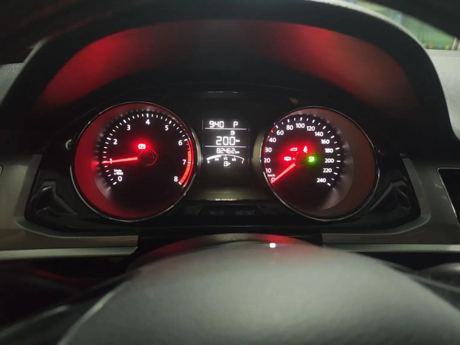 Volkswagen Bora 2018 1.5L Automatic Comfort Model — миниатюра 8